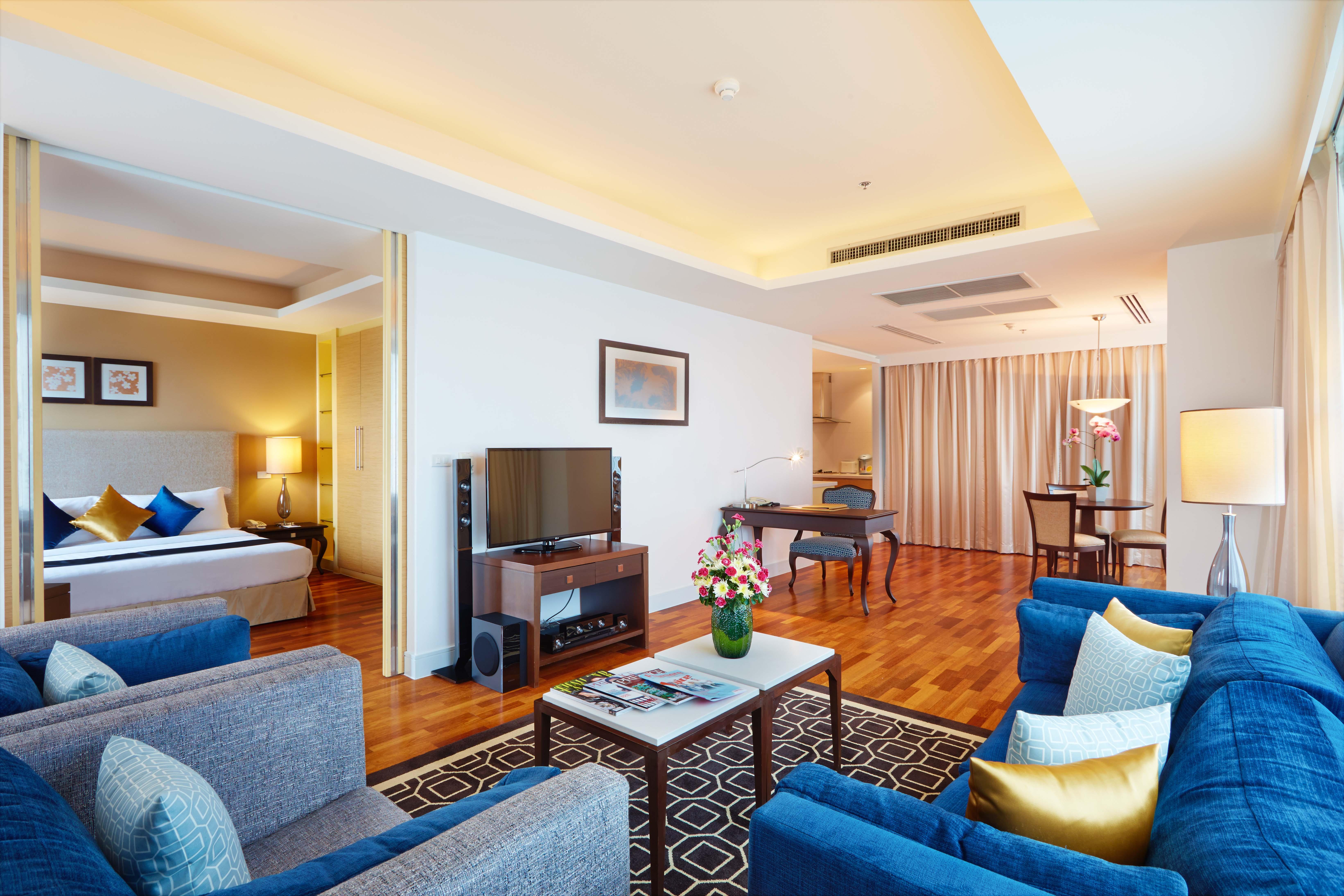 The Duchess Hotel - Sha Plus Бангкок Экстерьер фото